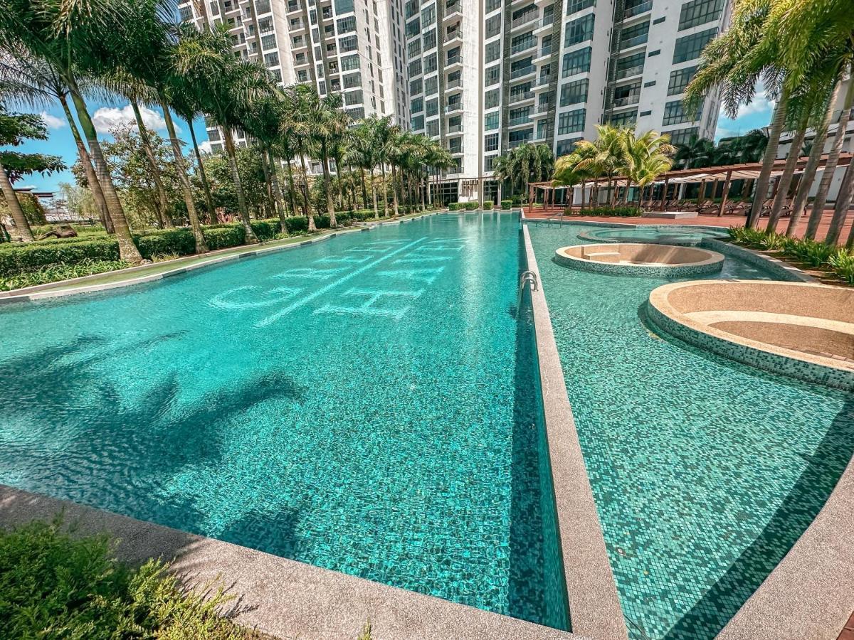 Starry Homes @ Green Haven 2Beds 2Bath+Pool View Masai Εξωτερικό φωτογραφία